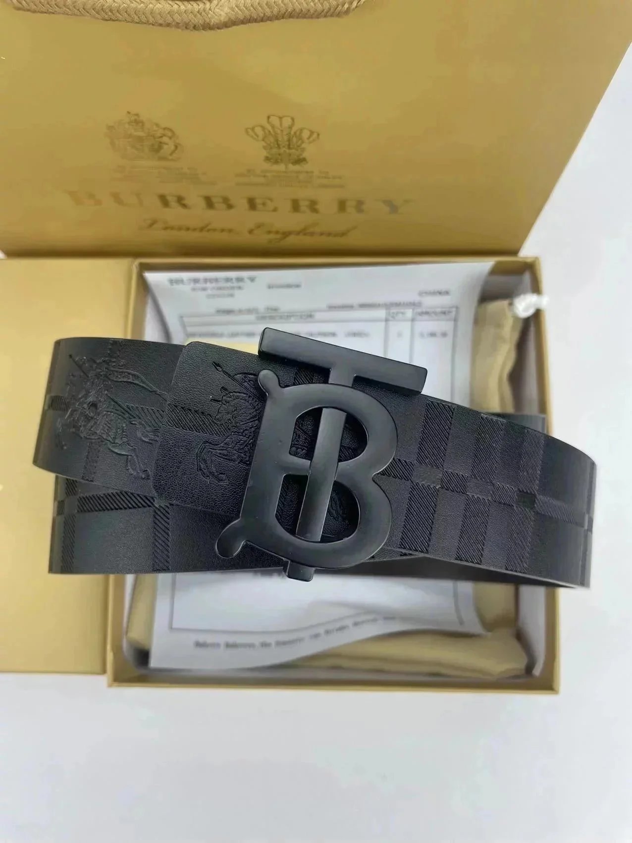 Fashionable and trendy versatile belts for men and women
